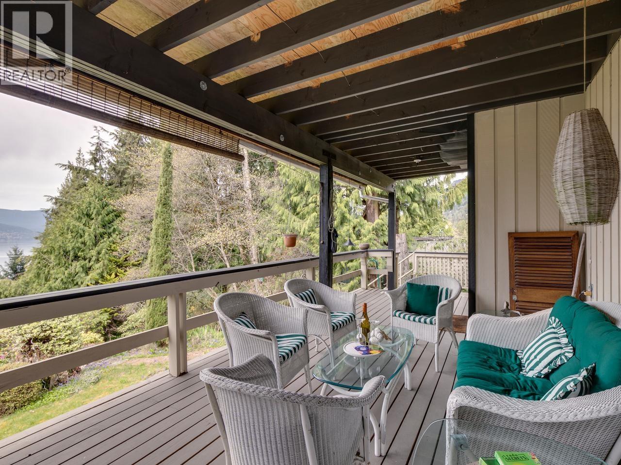 110 OCEANVIEW PLACE, Lions Bay