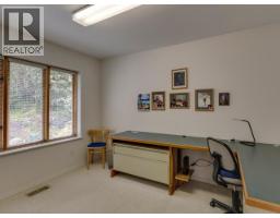 110 Oceanview Place, Lions Bay, BC V0N2E0 Photo 23
