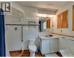 110 Oceanview Place, Lions Bay, BC V0N2E0 Photo 35