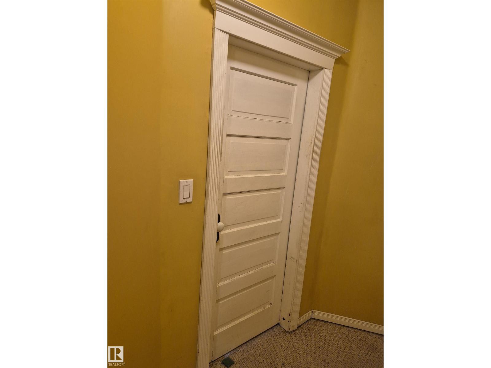 11301 87 ST NW - 16