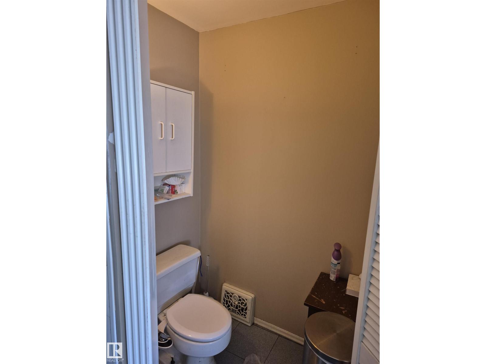 11301 87 ST NW - 26