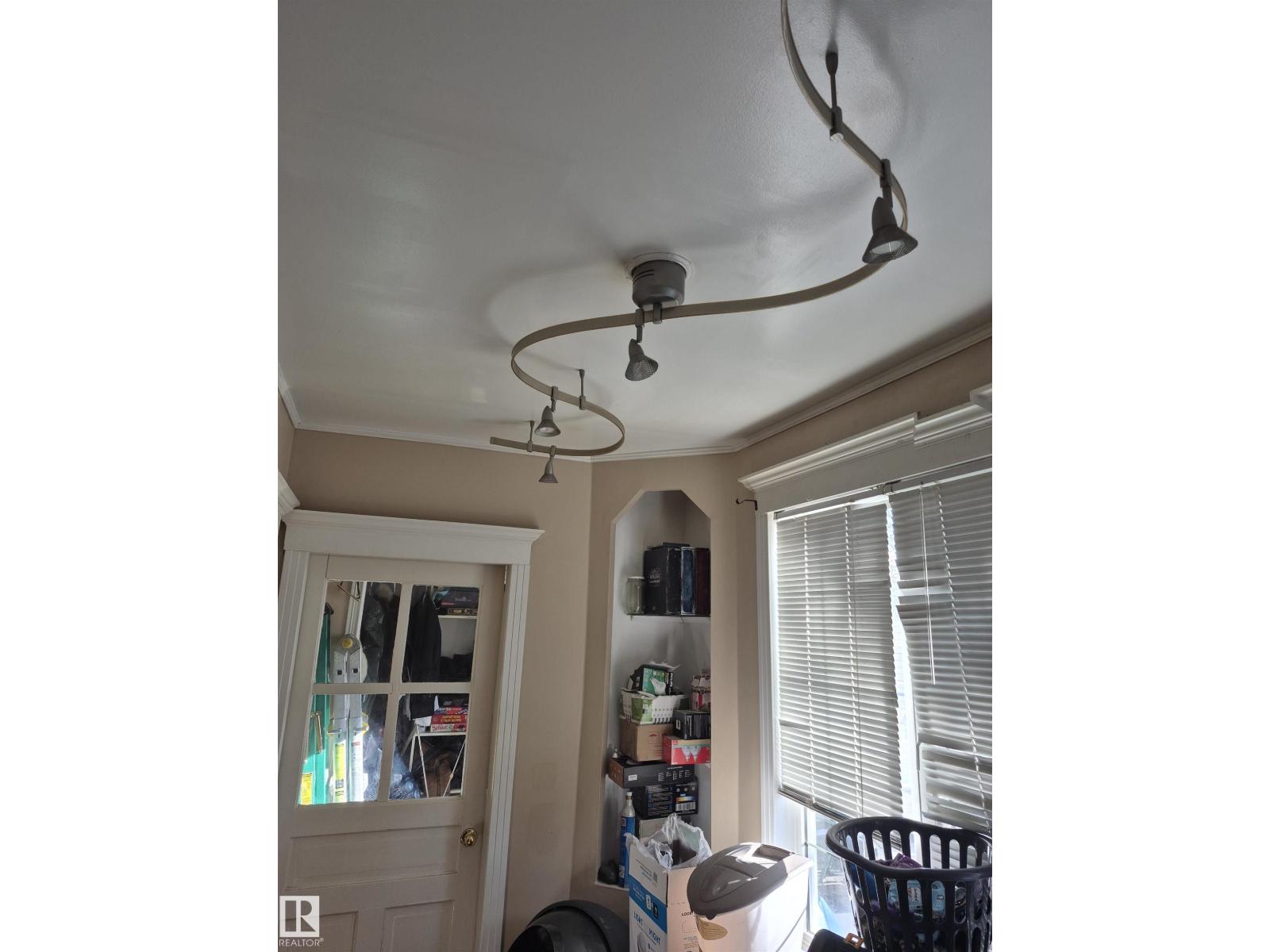 11301 87 ST NW - 9