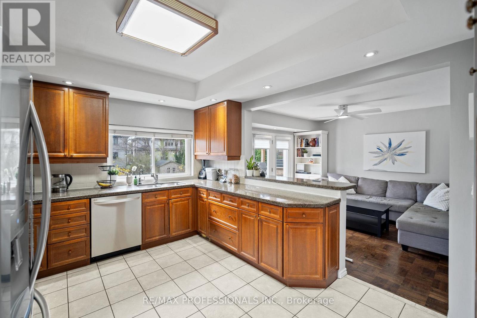 4625 DUNDAS STREET W - 14
