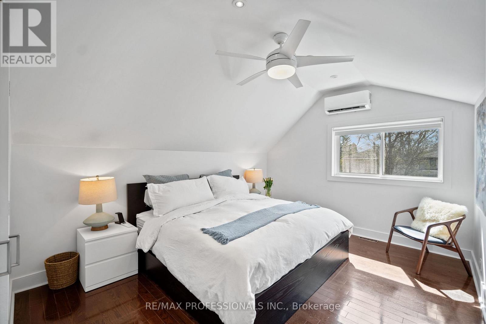 4625 DUNDAS STREET W - 24