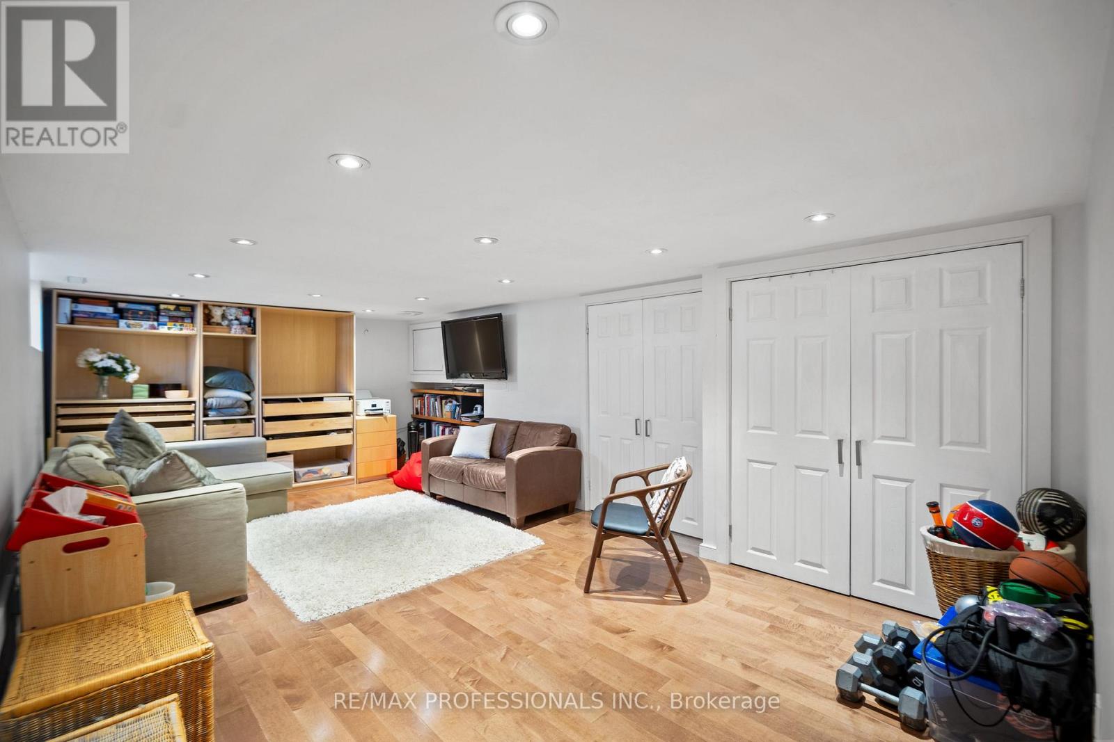 4625 DUNDAS STREET W - 36