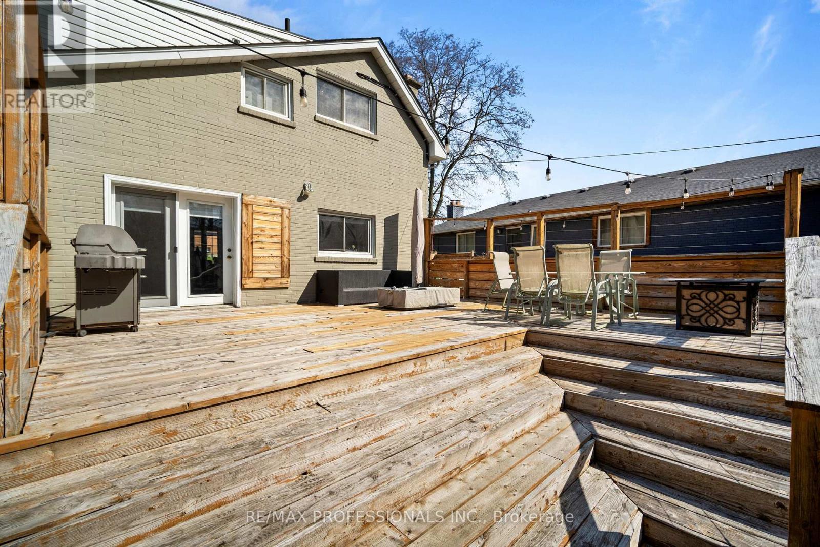 4625 DUNDAS STREET W - 44