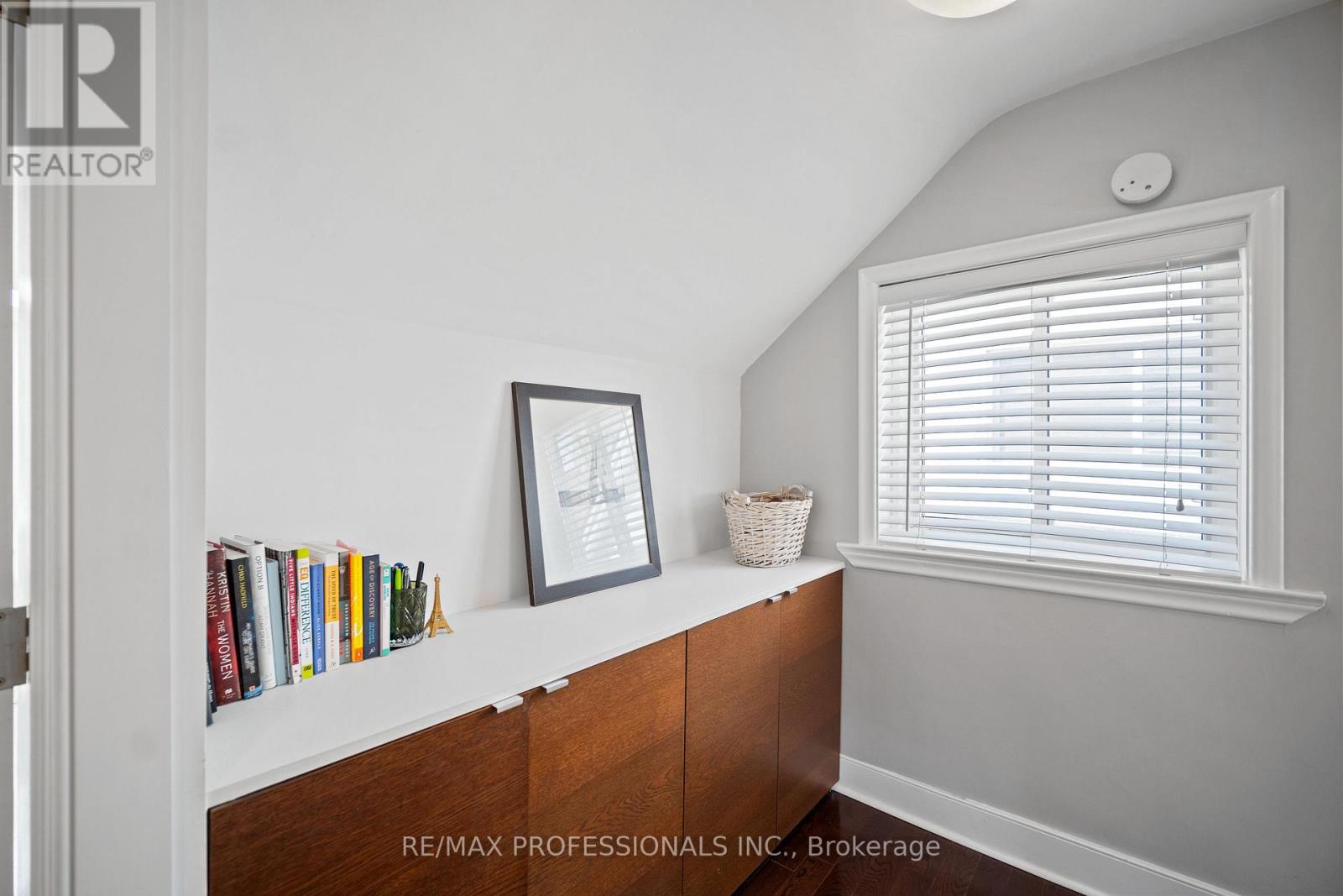 4625 DUNDAS STREET W - 31