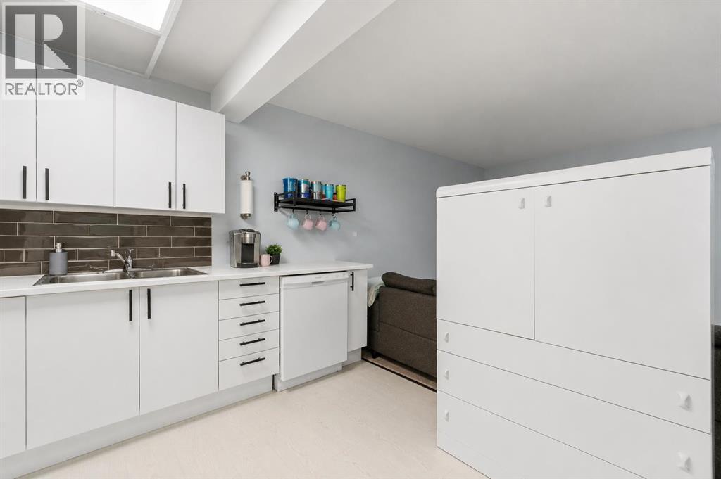 13 Green Meadow Crescent - 16