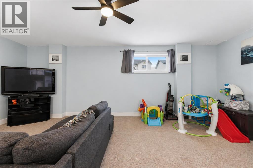 13 Green Meadow Crescent - 21