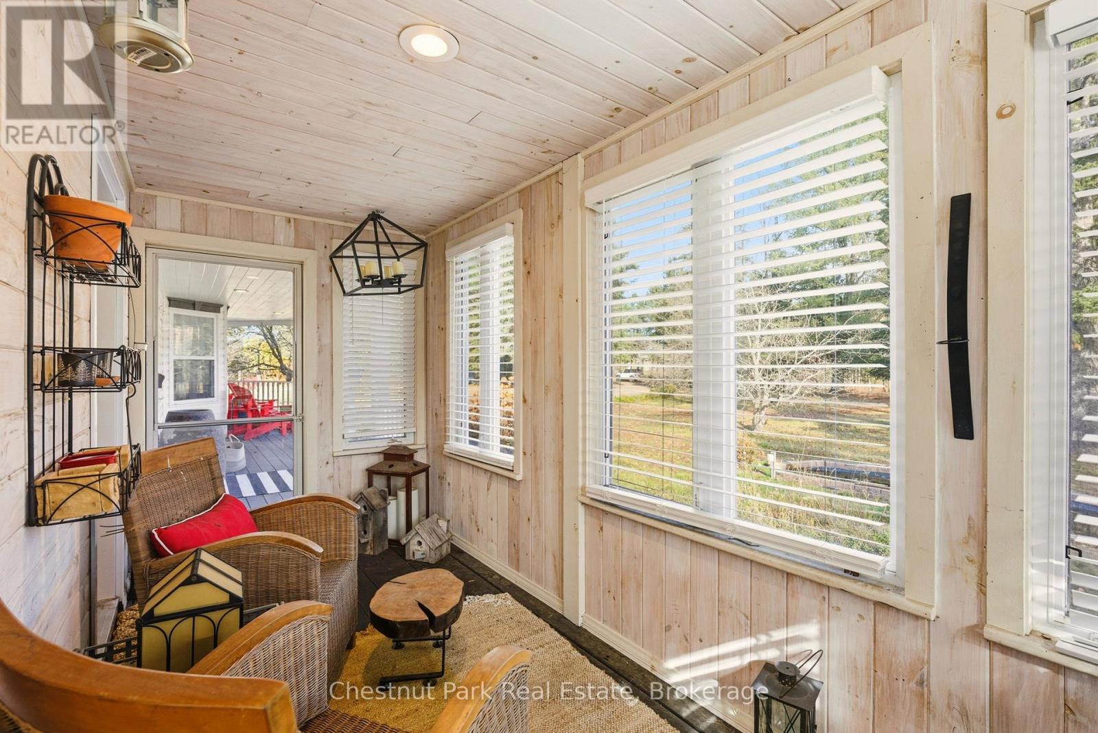 75 POND CRESCENT - 12