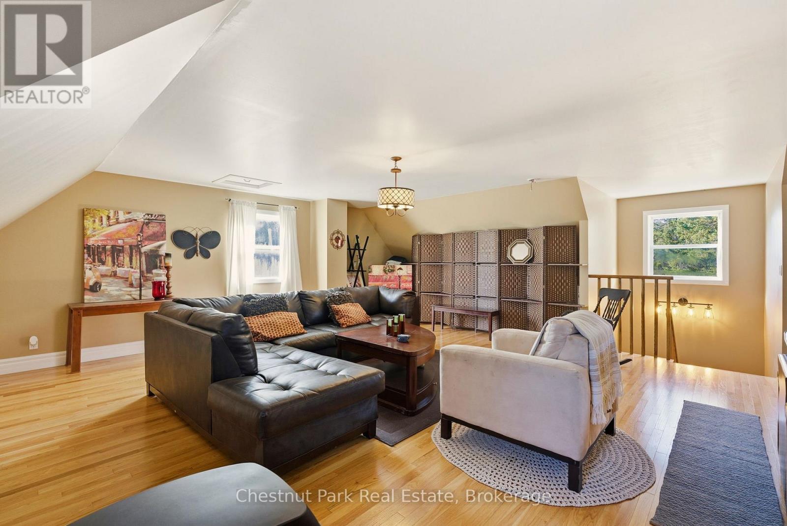 75 POND CRESCENT - 33