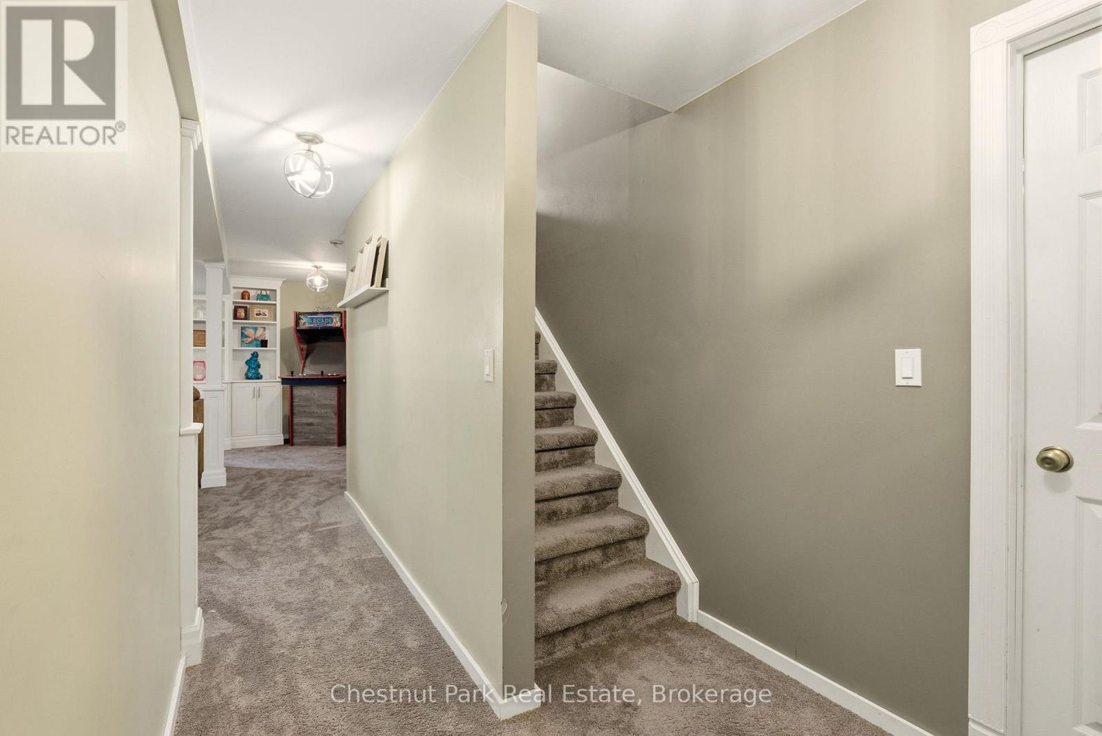 75 POND CRESCENT - 35