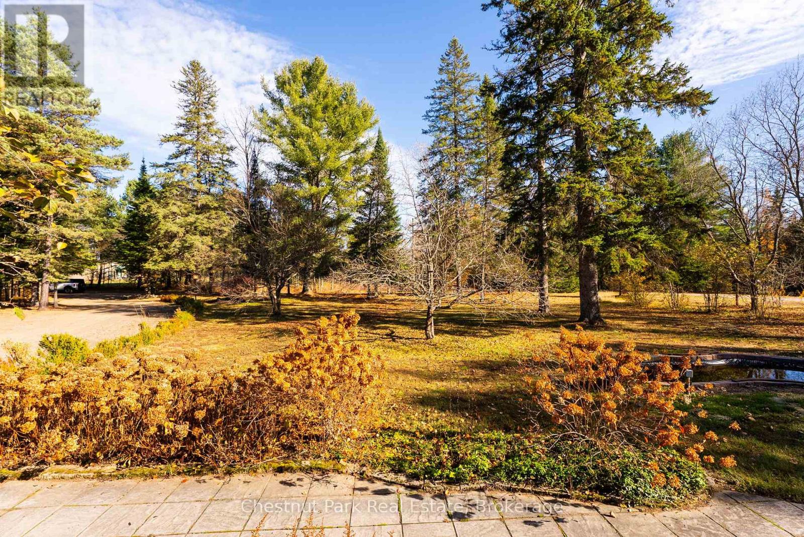 75 POND CRESCENT - 47