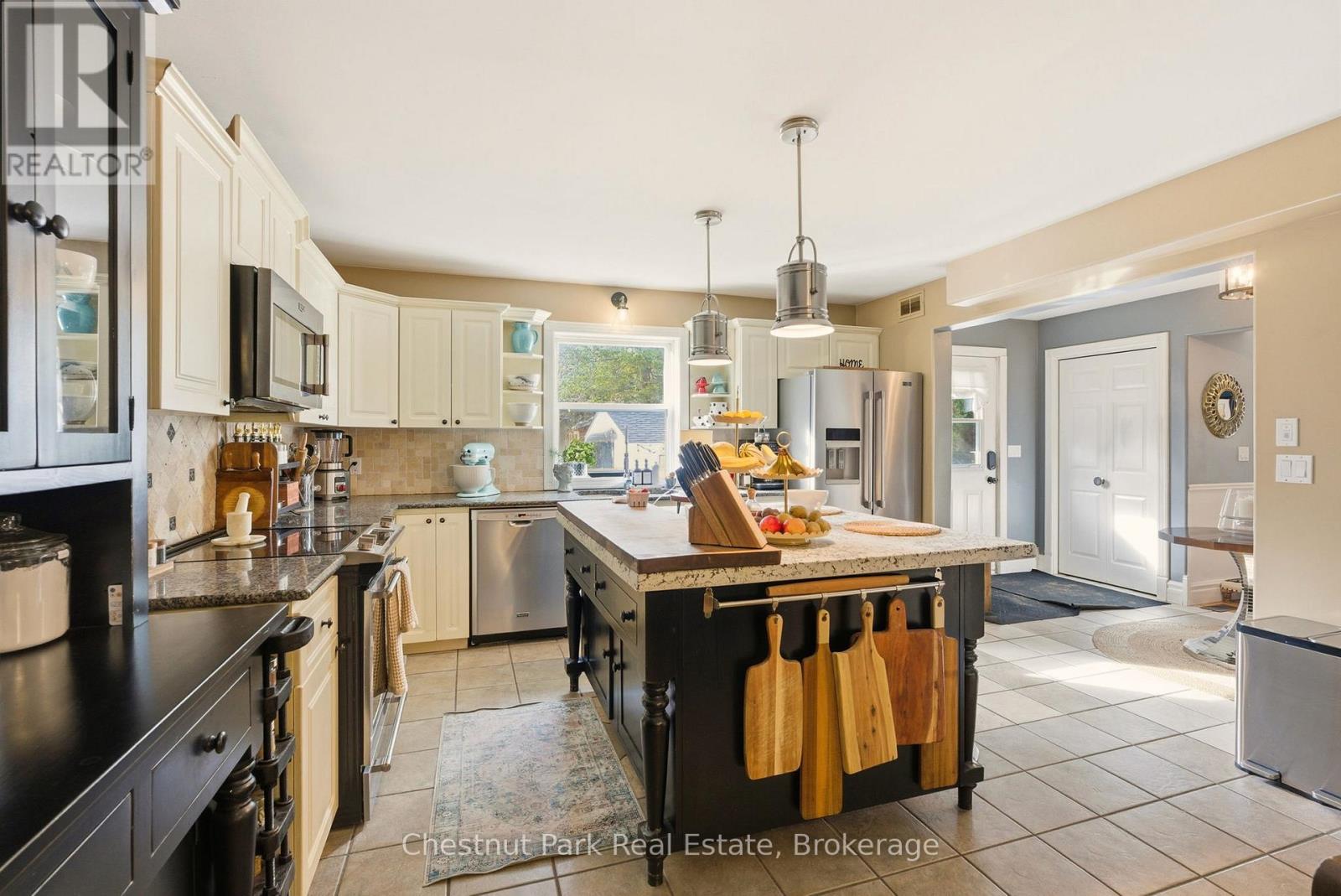 75 POND CRESCENT - 7