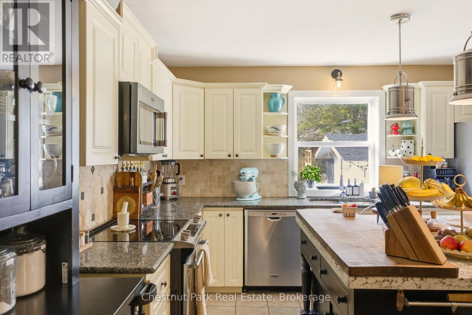 75 POND CRESCENT - 9