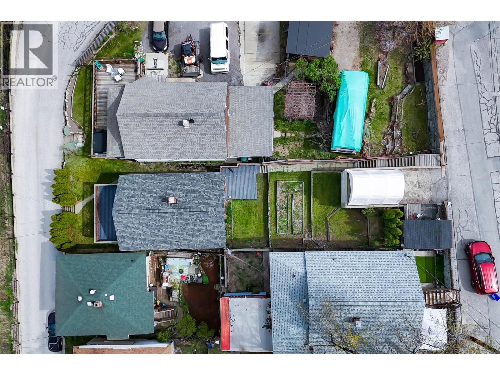 2224 Topping Street, Trail