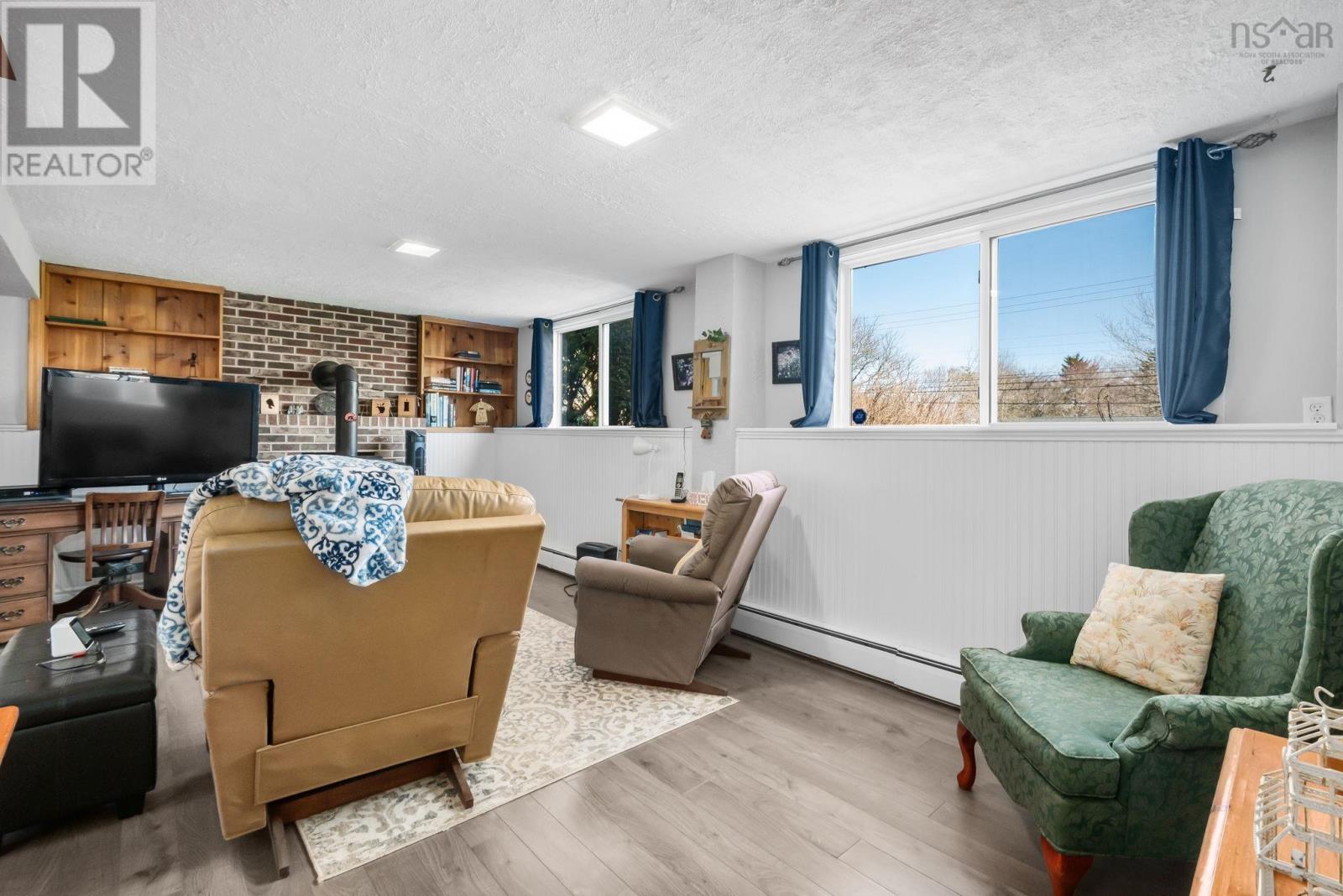 Property 22 of 37 of 89 Pinetree Crescent