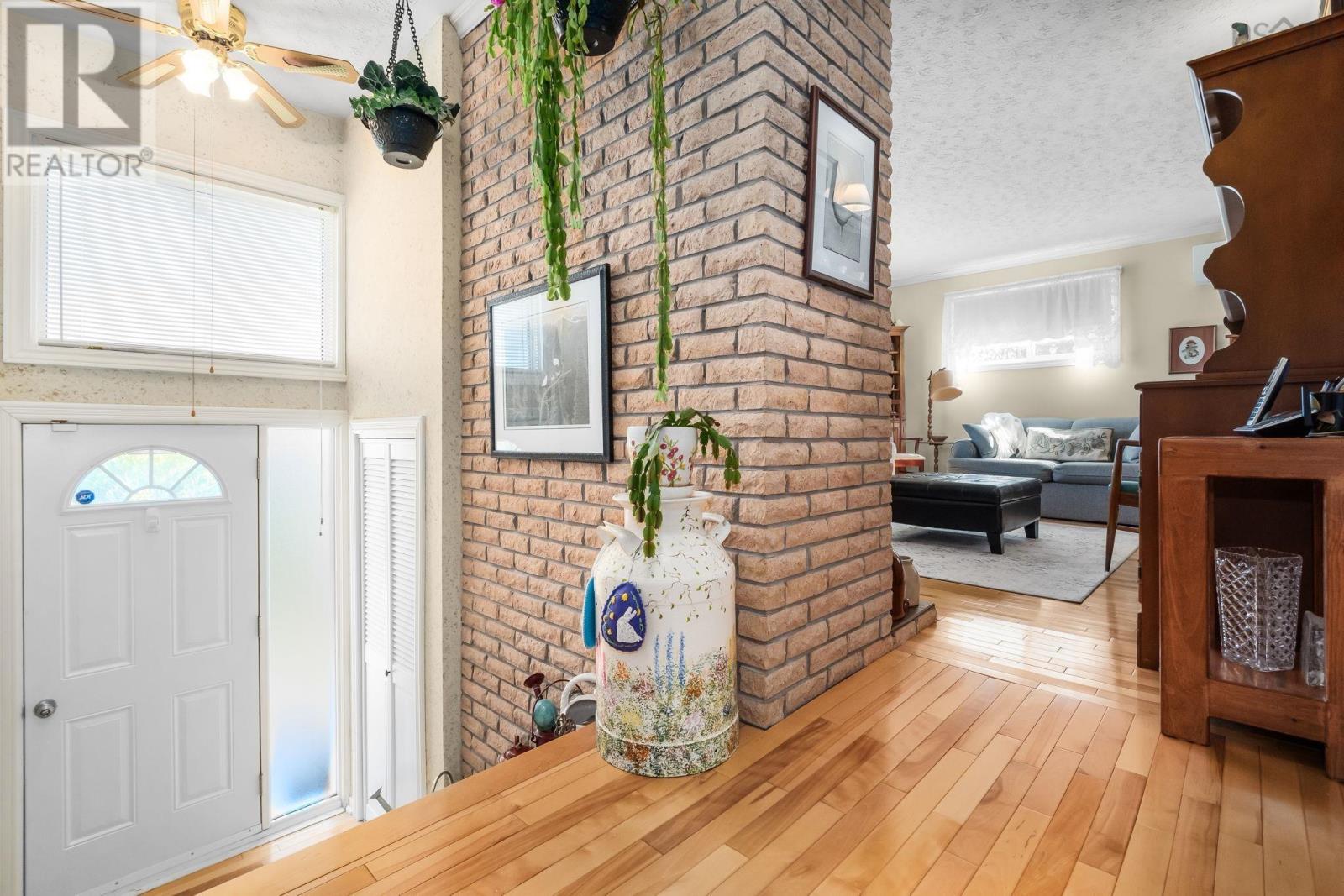 Property 21 of 37 of 89 Pinetree Crescent