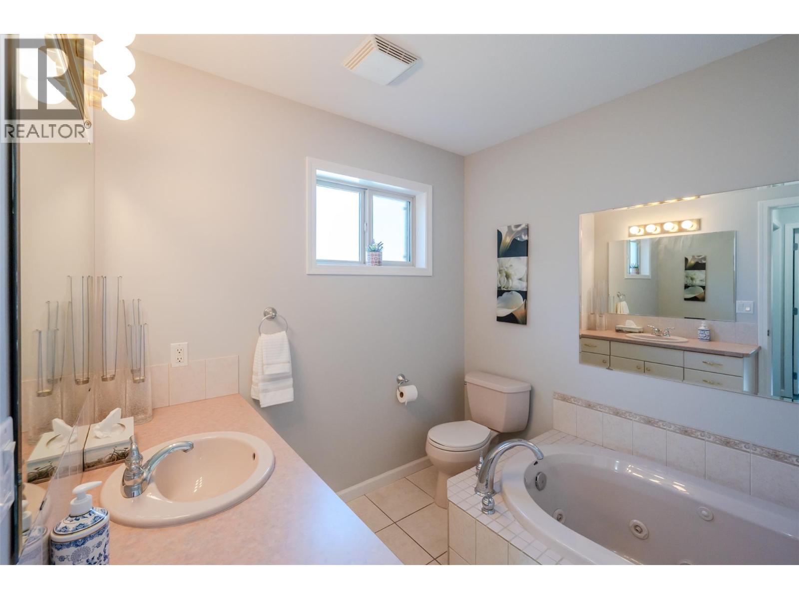 3604 LOBELIA Drive, Osoyoos