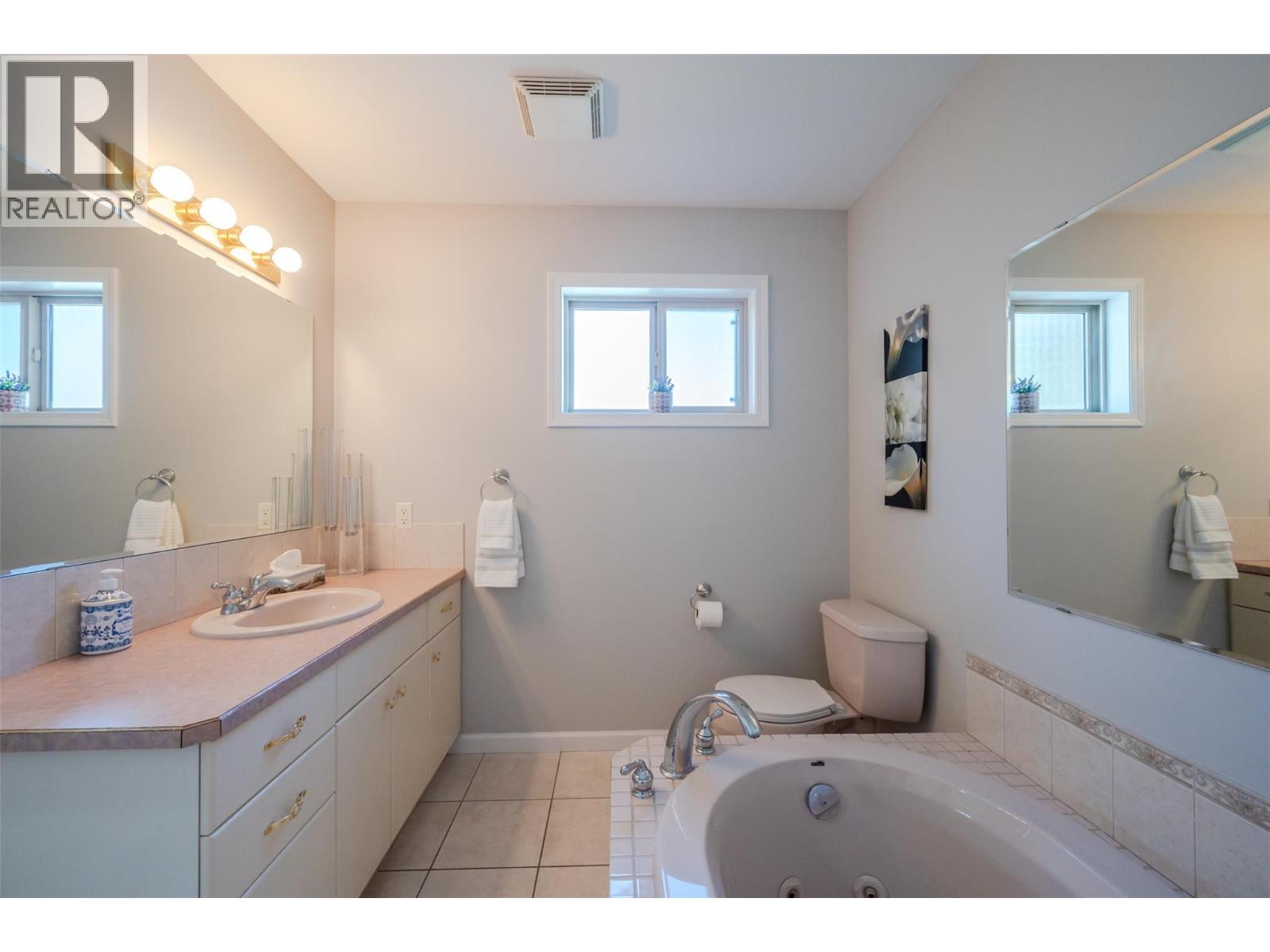 3604 LOBELIA Drive, Osoyoos