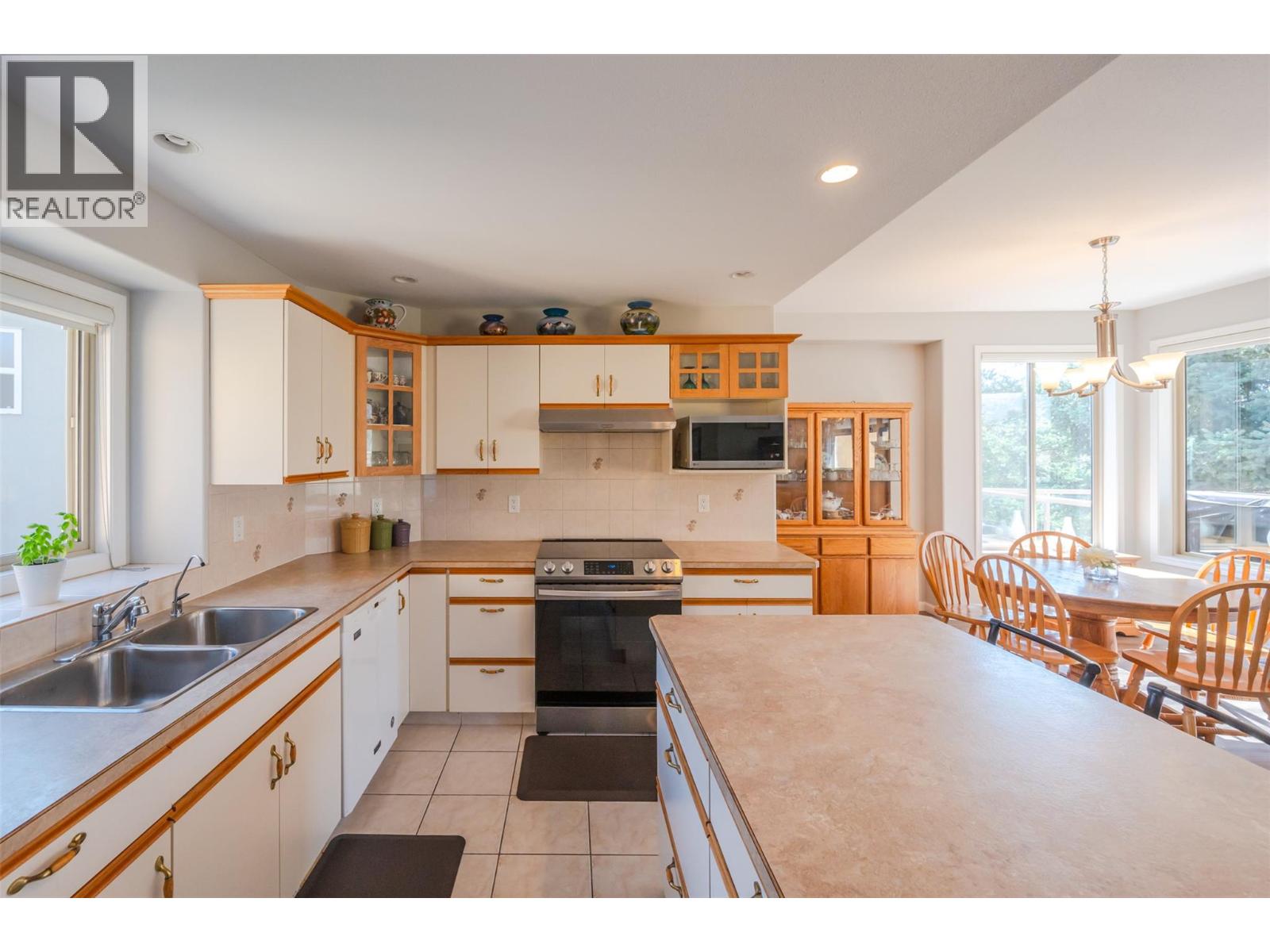 3604 LOBELIA Drive, Osoyoos