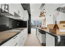Kitchen - 838 Alpine Avenue, Ottawa, ON K2B5R6 Photo 8