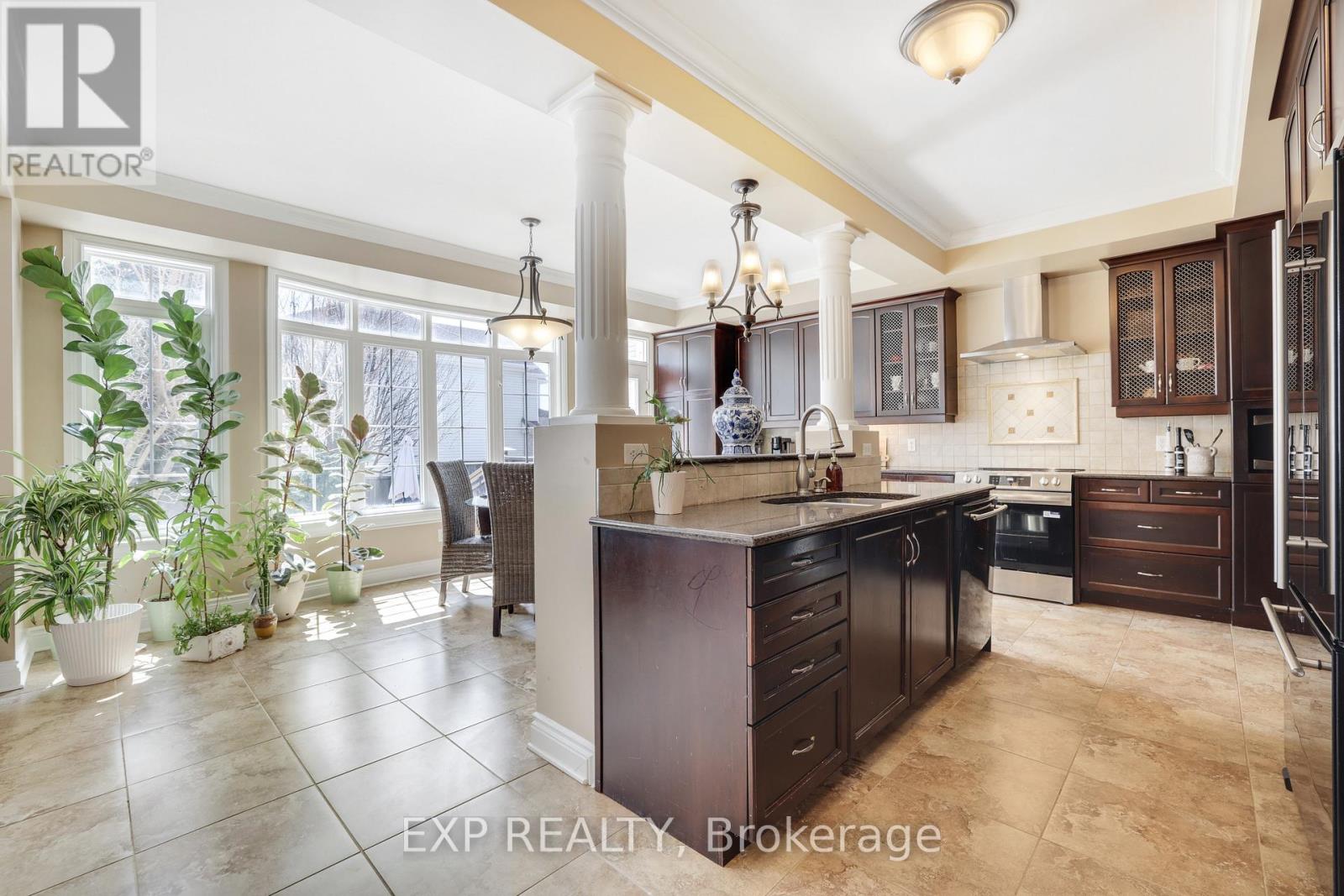 415 DUNDONALD DRIVE - 13