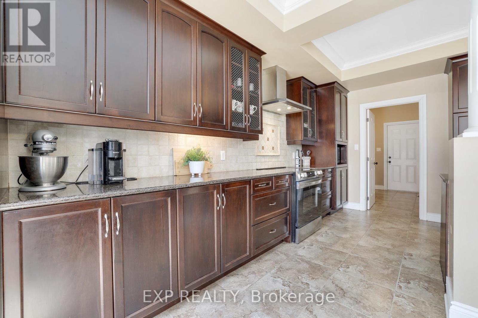 415 DUNDONALD DRIVE - 18