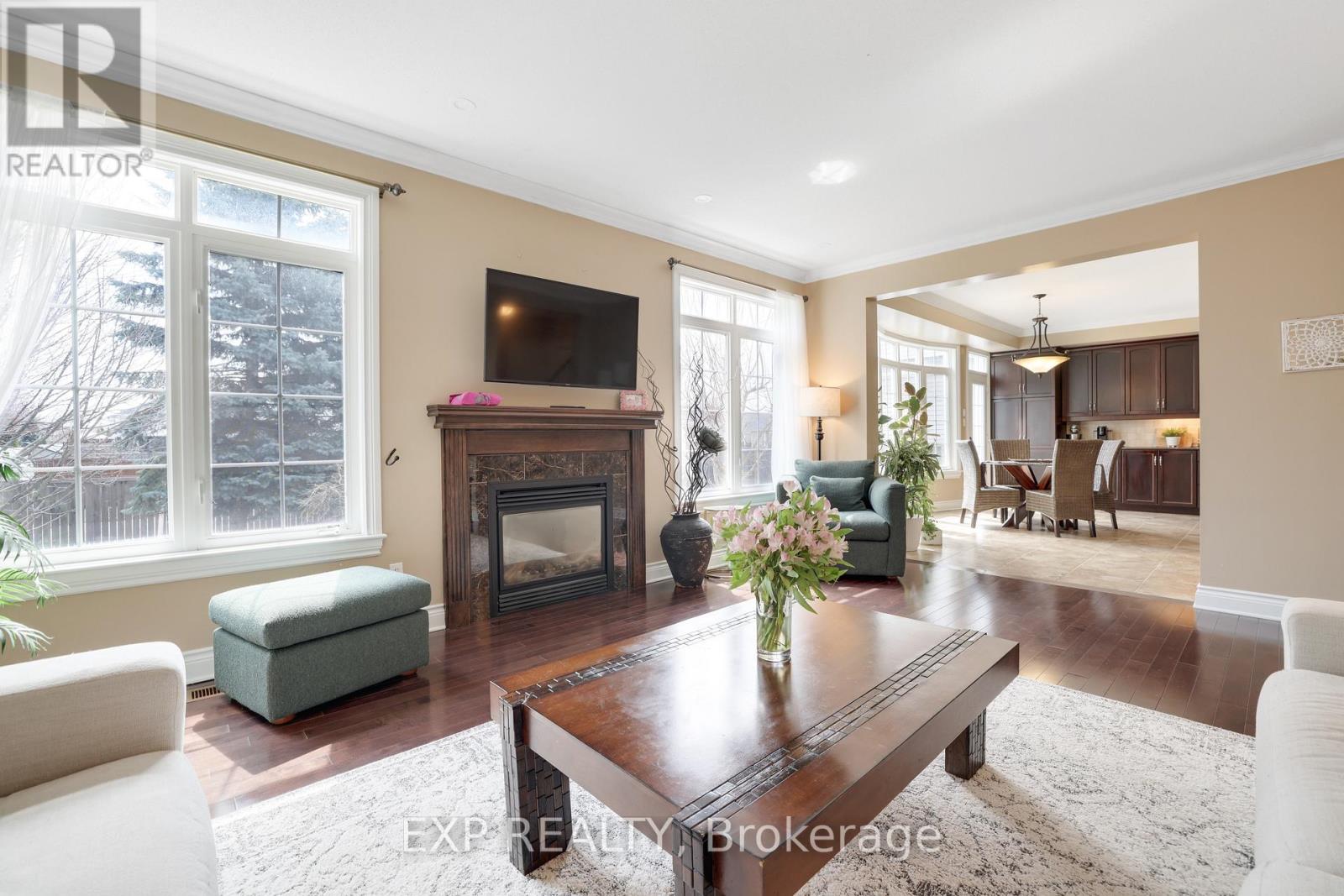 415 DUNDONALD DRIVE - 21
