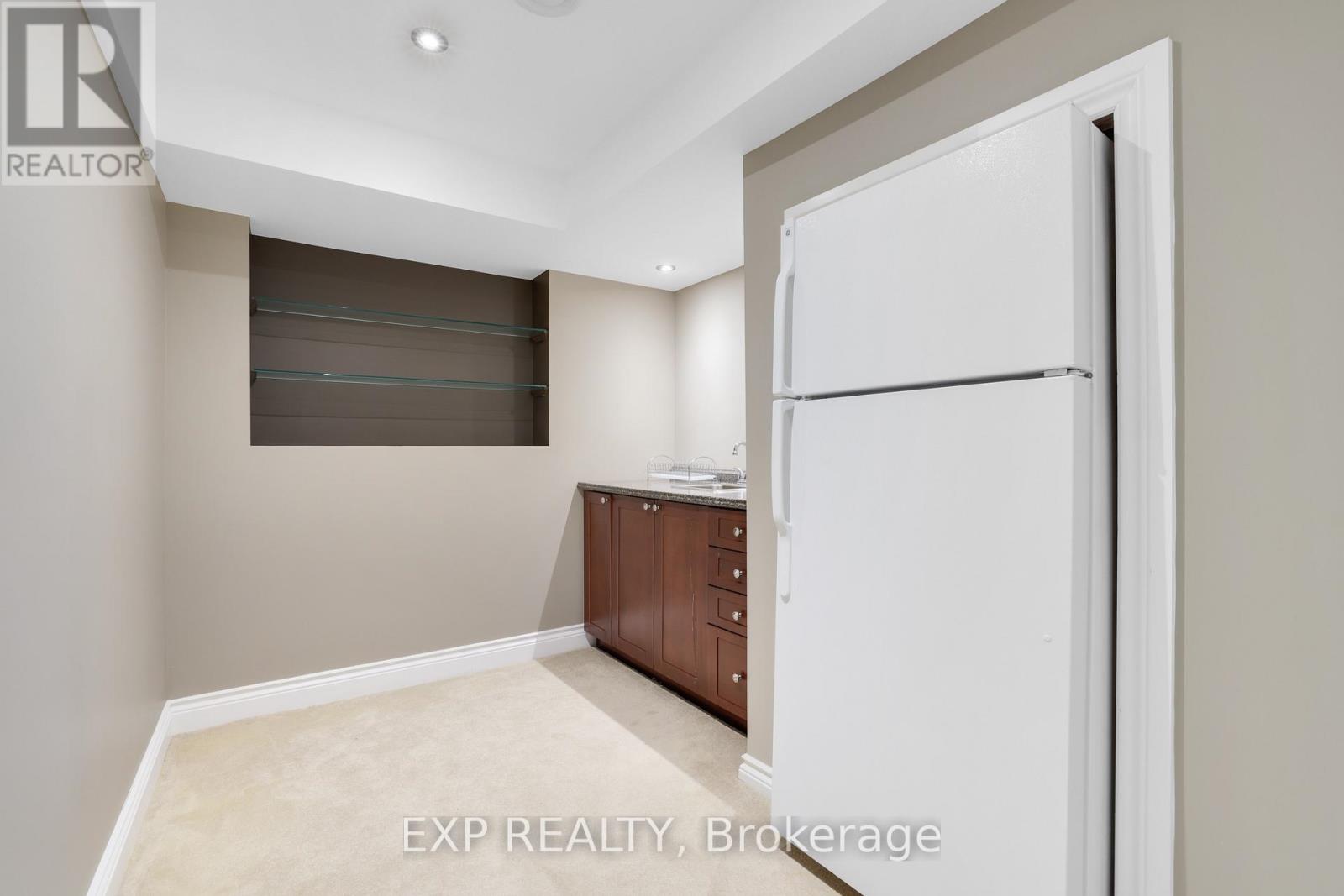 415 DUNDONALD DRIVE - 40