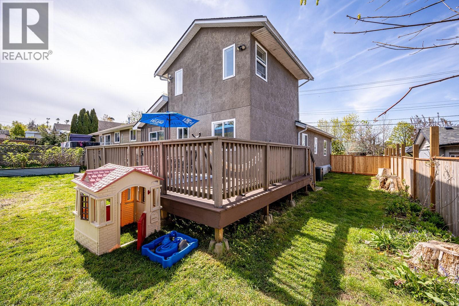 961 Greenwood St - 34