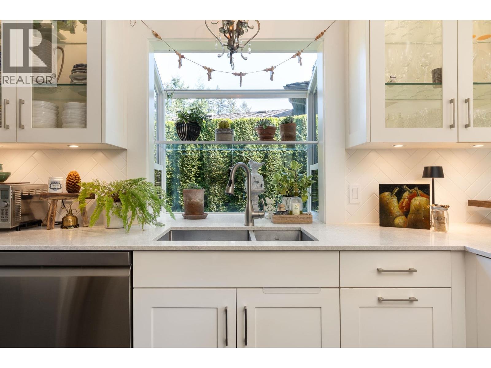 3665 RUTHERFORD CRESCENT, North Vancouver