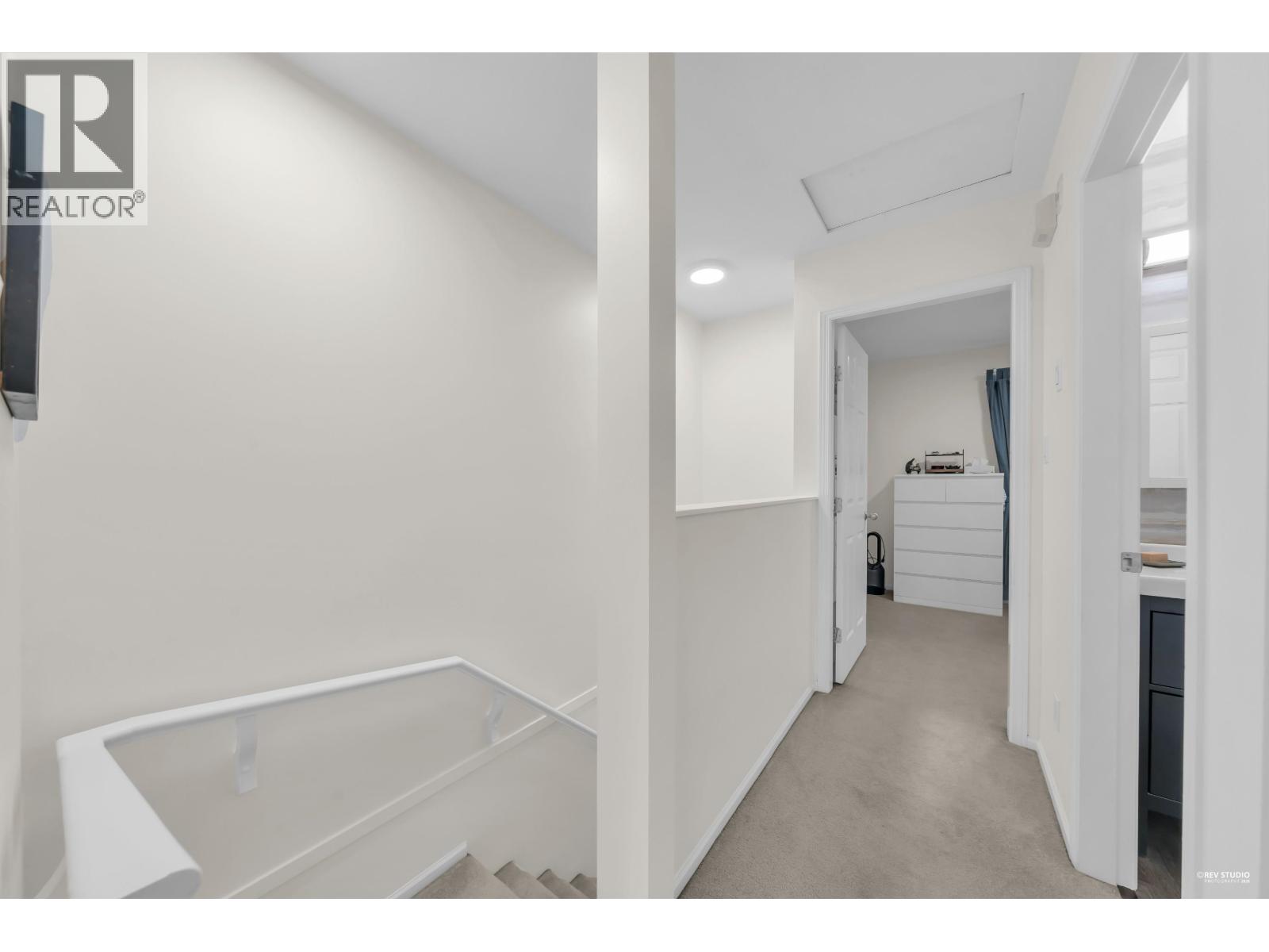 19 123 SEVENTH STREET, New Westminster