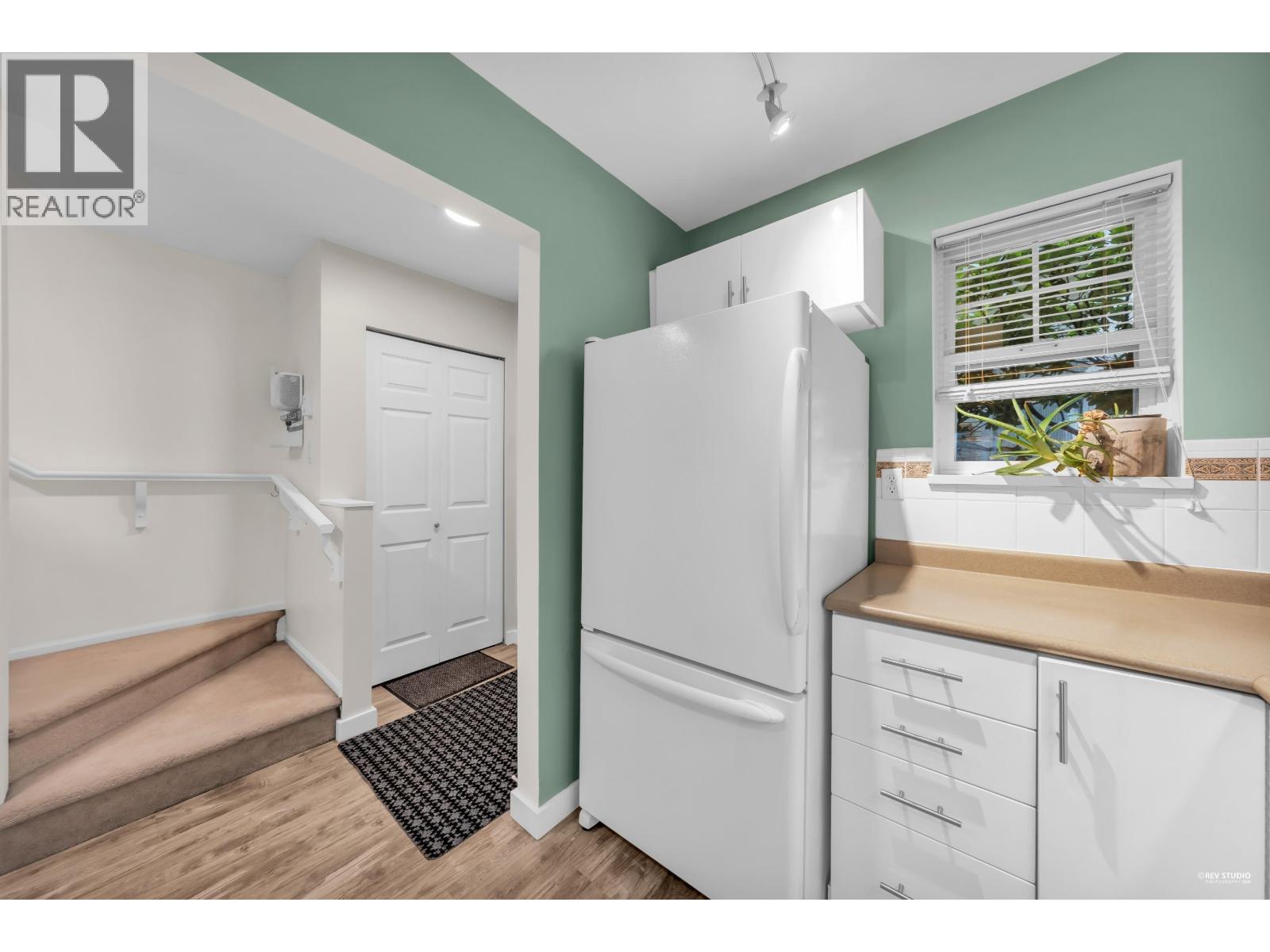 19 123 SEVENTH STREET, New Westminster