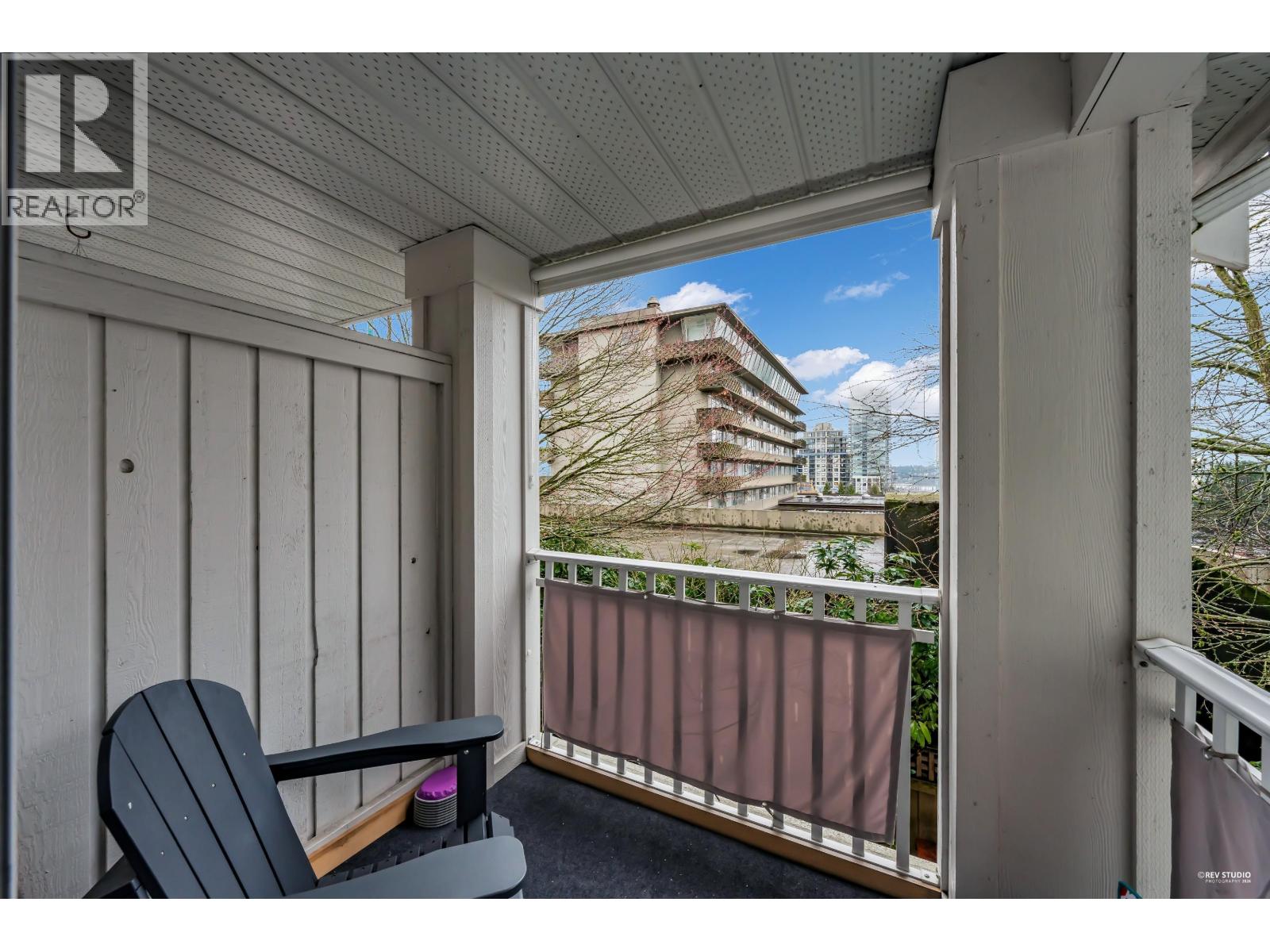 19 123 SEVENTH STREET, New Westminster