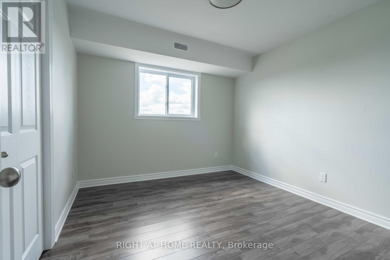 157/157A WOODLAND DRIVE — photo 10