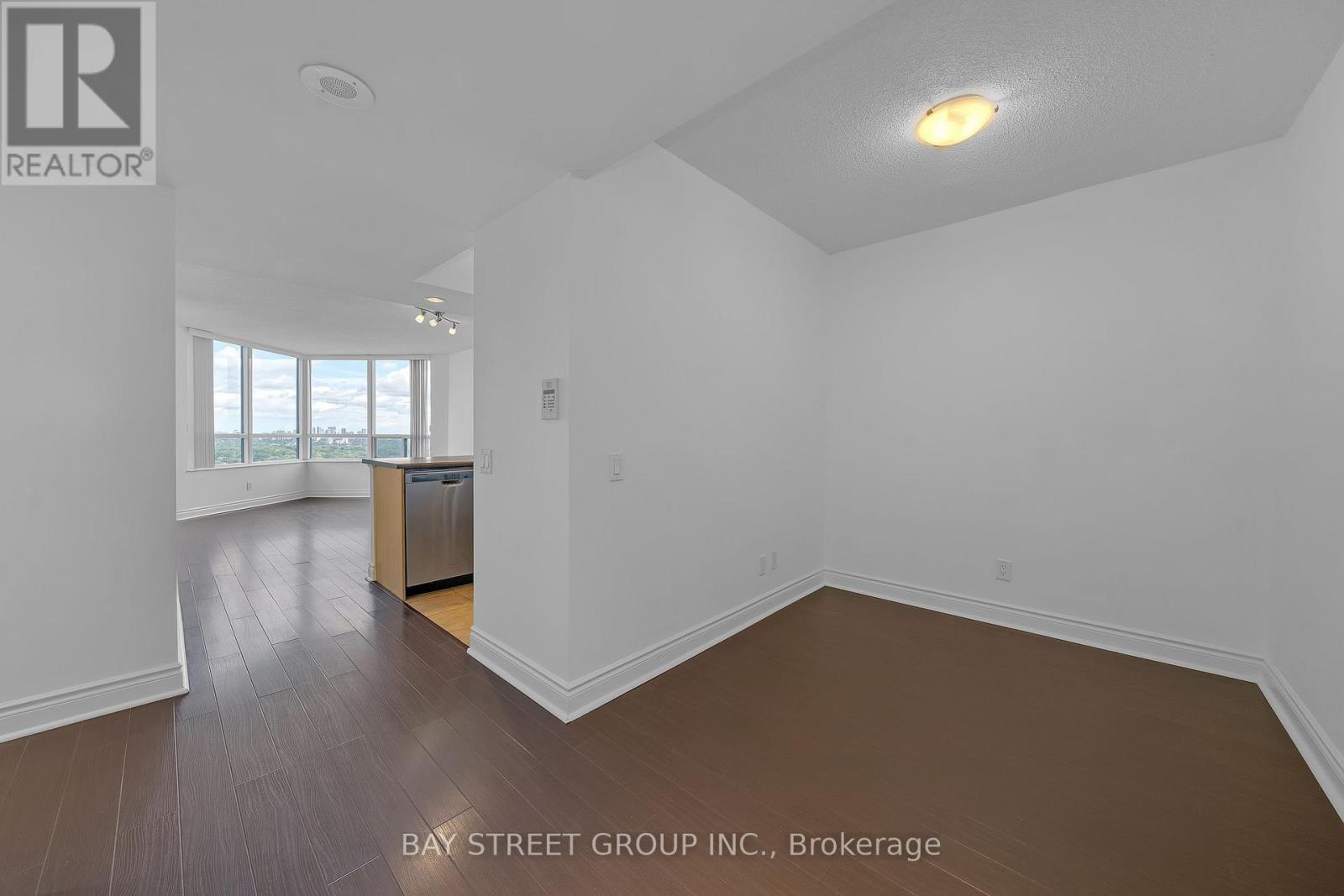#2321 15 NORTHTOWN WAY - 6