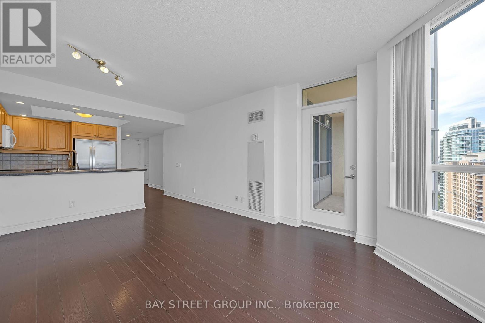 #2321 15 NORTHTOWN WAY - 12