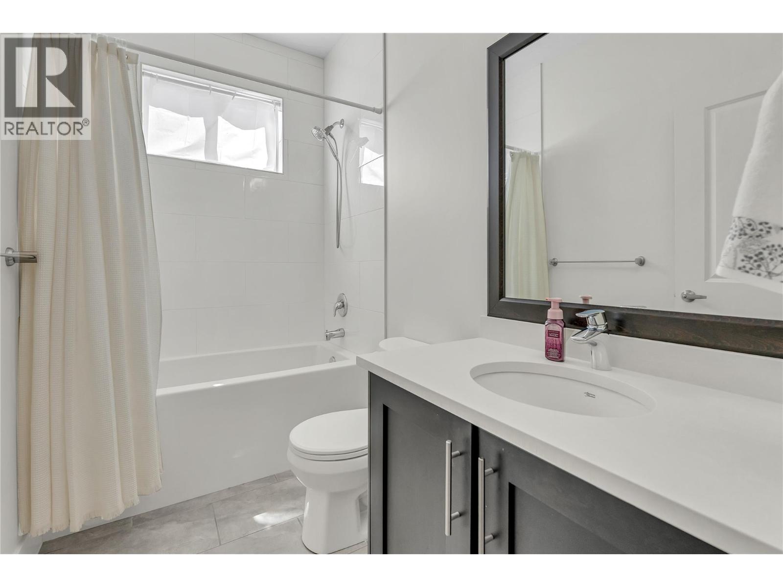 14395 Herron Road Unit# 101, Summerland
