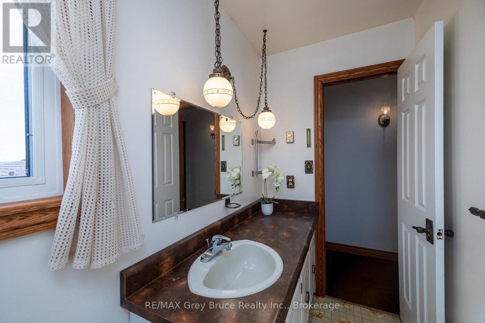 138558 GREY ROAD 112 N - 33