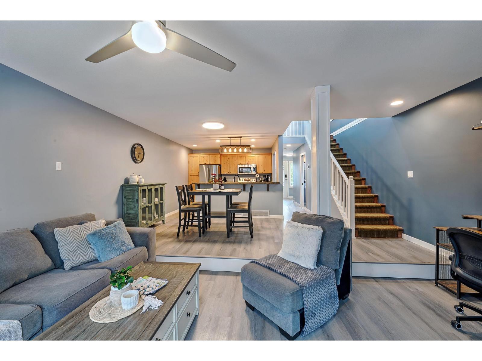 4 46277 CESSNA DRIVE, Chilliwack Proper South, Chilliwack