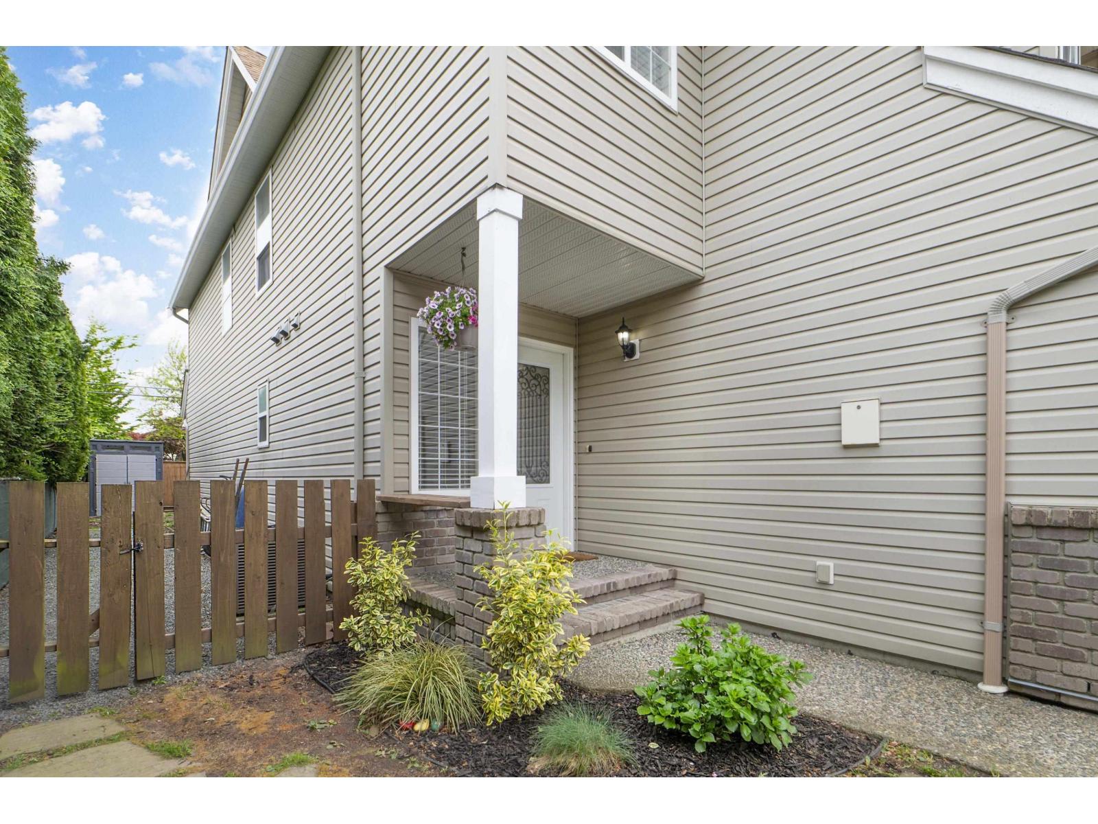 4 46277 CESSNA DRIVE, Chilliwack Proper South, Chilliwack