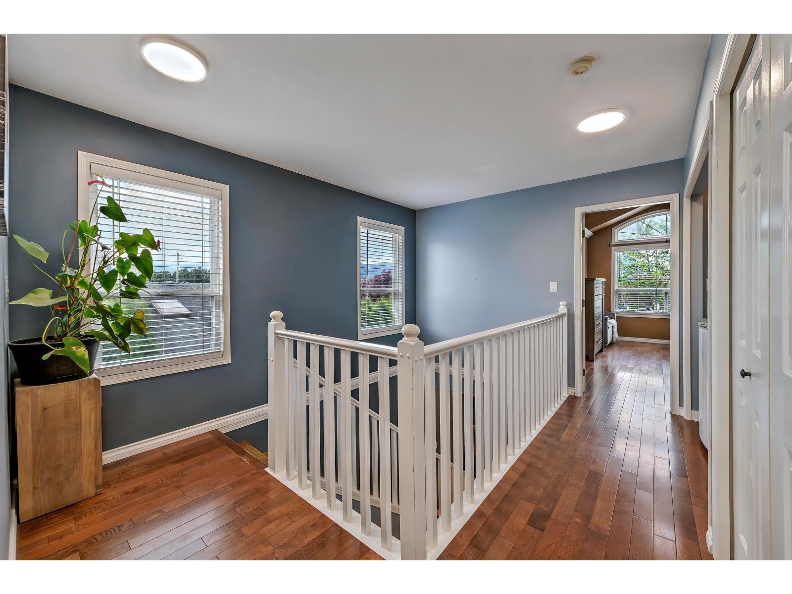 4 46277 CESSNA DRIVE, Chilliwack Proper South, Chilliwack