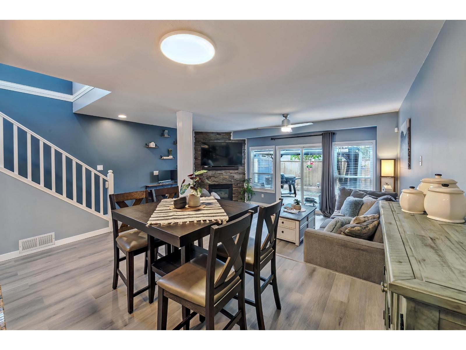 4 46277 CESSNA DRIVE, Chilliwack Proper South, Chilliwack