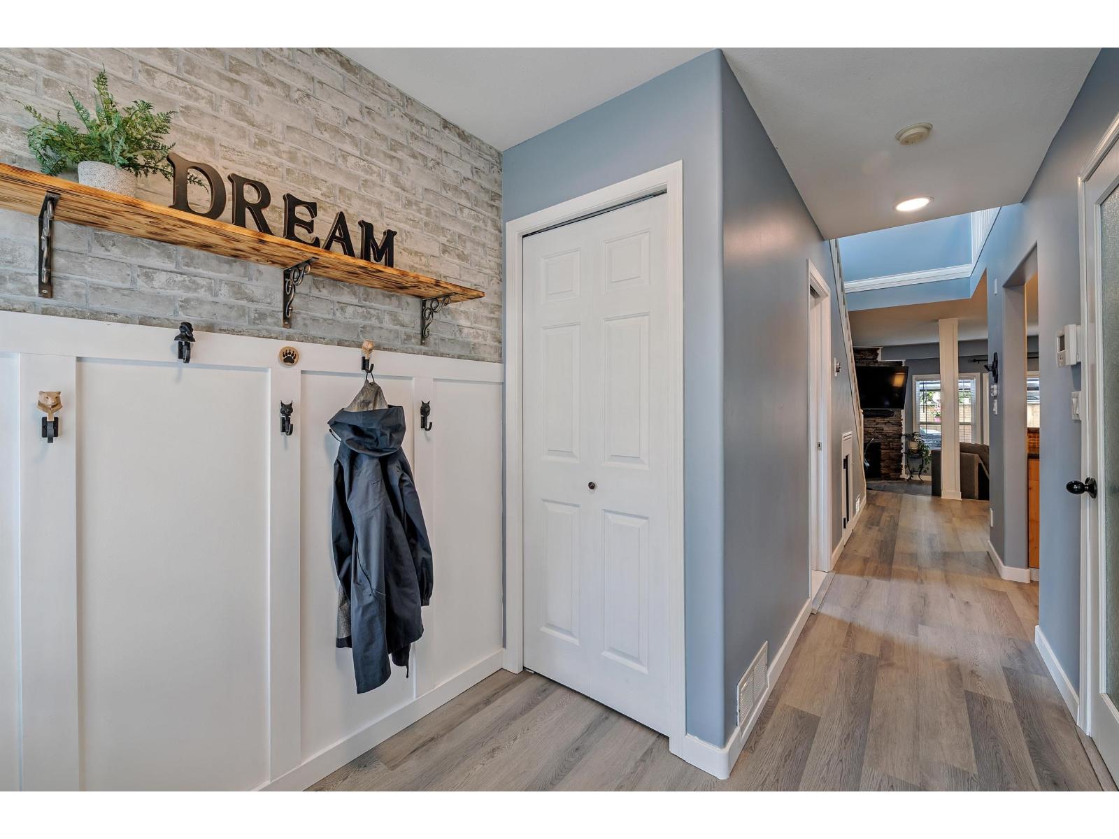 4 46277 CESSNA DRIVE, Chilliwack Proper South, Chilliwack