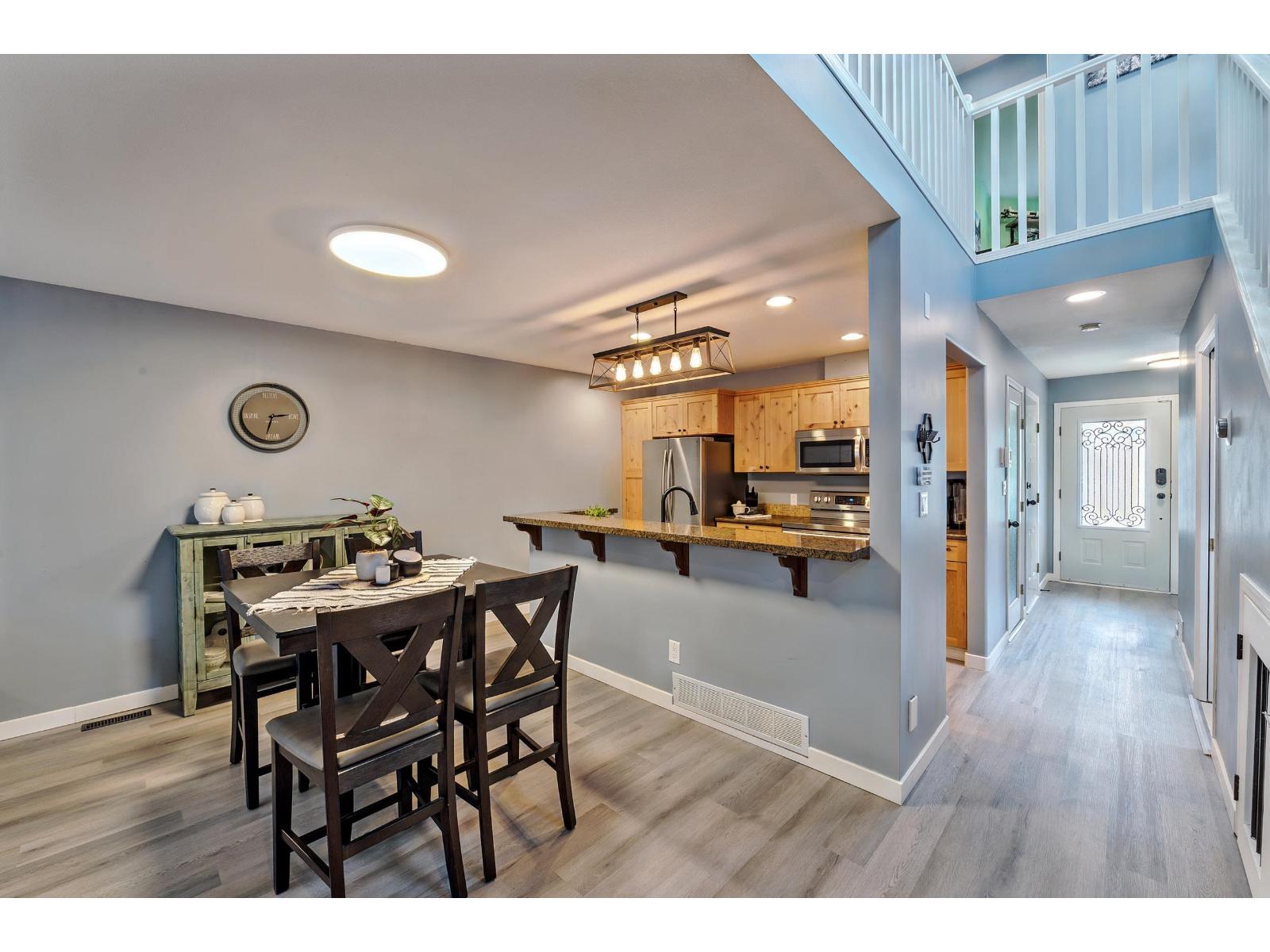 4 46277 CESSNA DRIVE, Chilliwack Proper South, Chilliwack