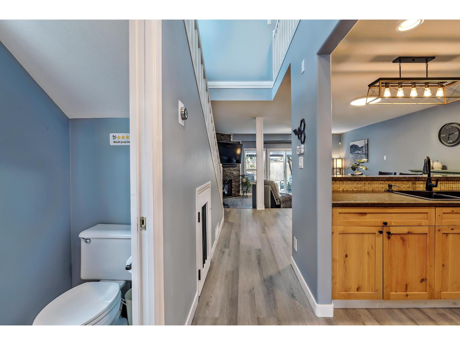 4 46277 CESSNA DRIVE, Chilliwack Proper South, Chilliwack