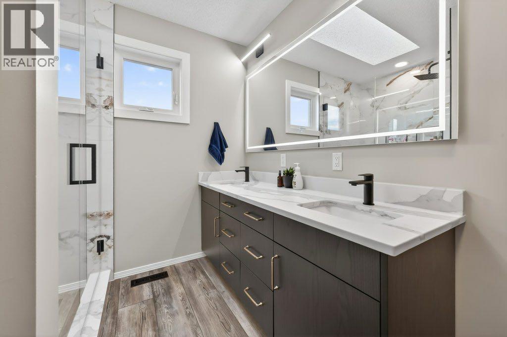 7 Henderson Bay NE — photo 16