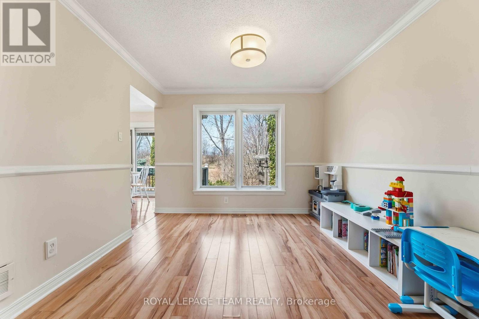 86 SAI CRESCENT - 10