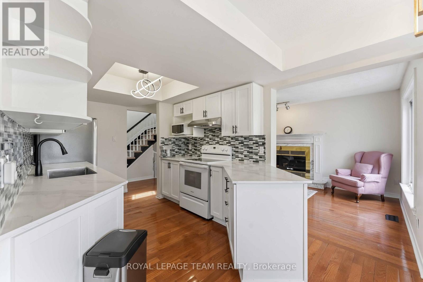 86 SAI CRESCENT - 13